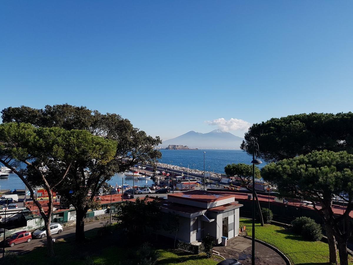 Napoli Lungomare Caracciolo Mon Amour Экстерьер фото