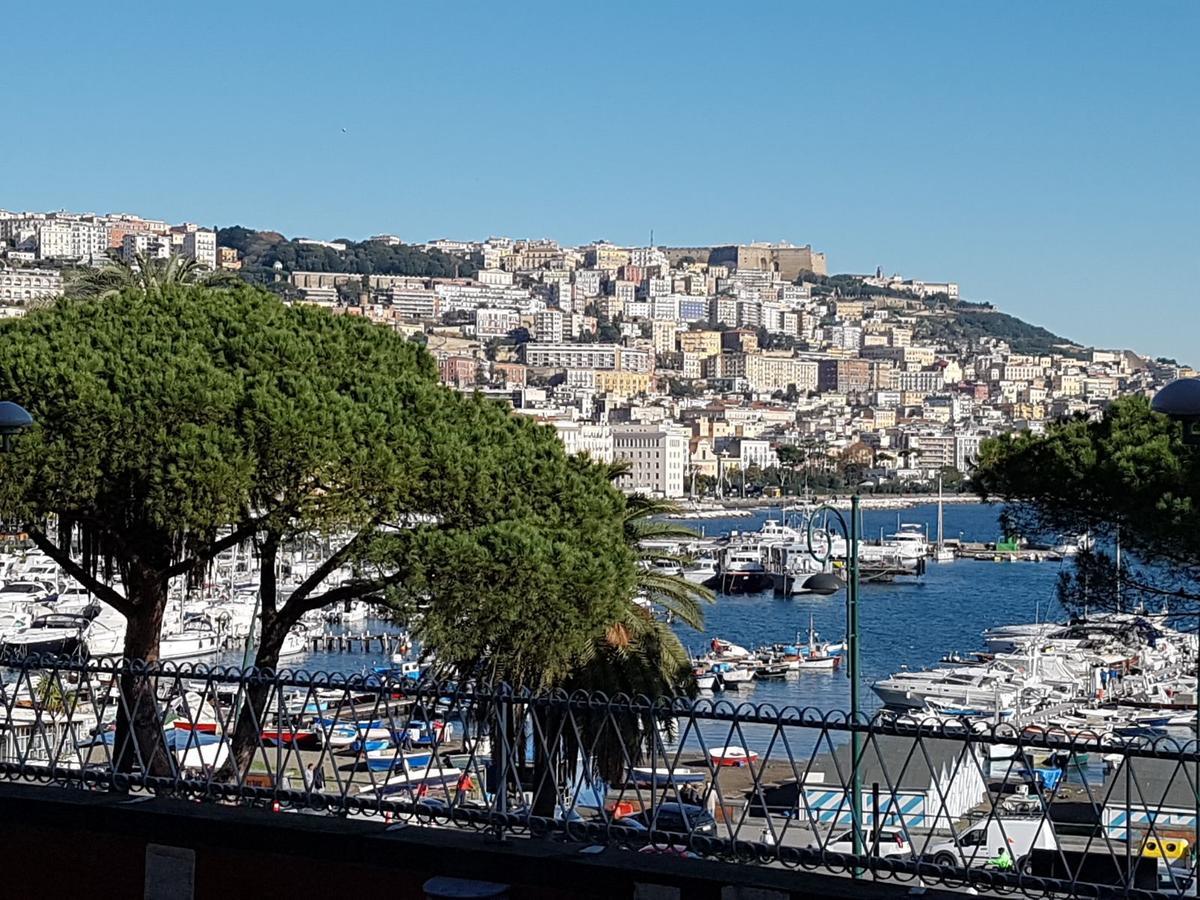 Napoli Lungomare Caracciolo Mon Amour Экстерьер фото