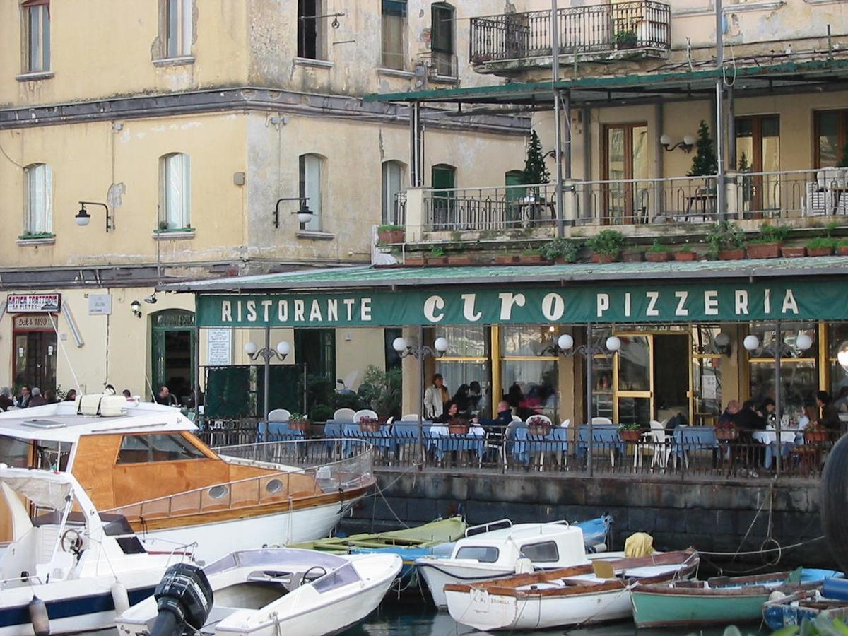 Napoli Lungomare Caracciolo Mon Amour Экстерьер фото